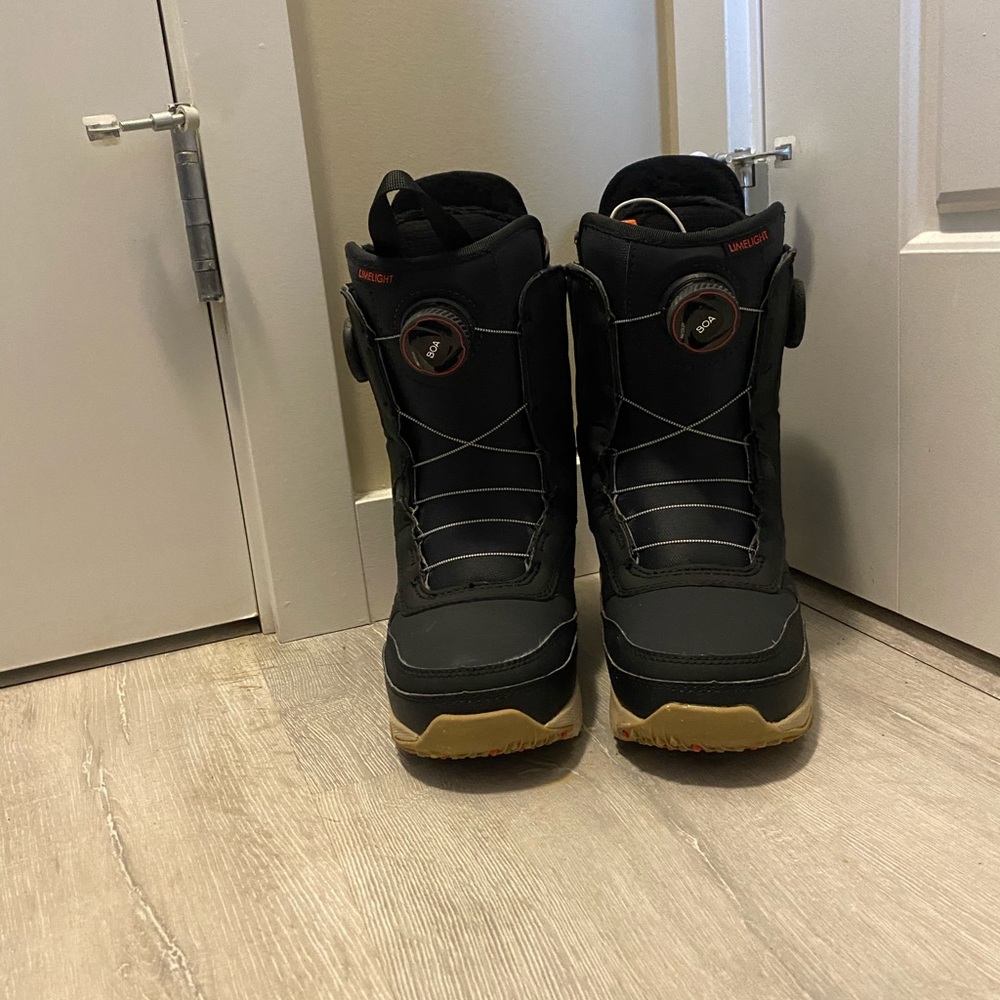 burton limelight snowboard boots